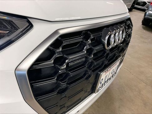 Used 2023 Audi Q5 2.0T Premium w/ Convenience Package AWD/4WD image 32