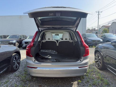 Certified 2024 Volvo XC90 B5 Core w/ Climate Package image 7