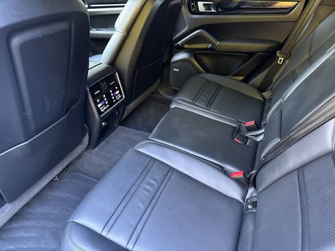 Used 2021 Porsche Cayenne S image 12