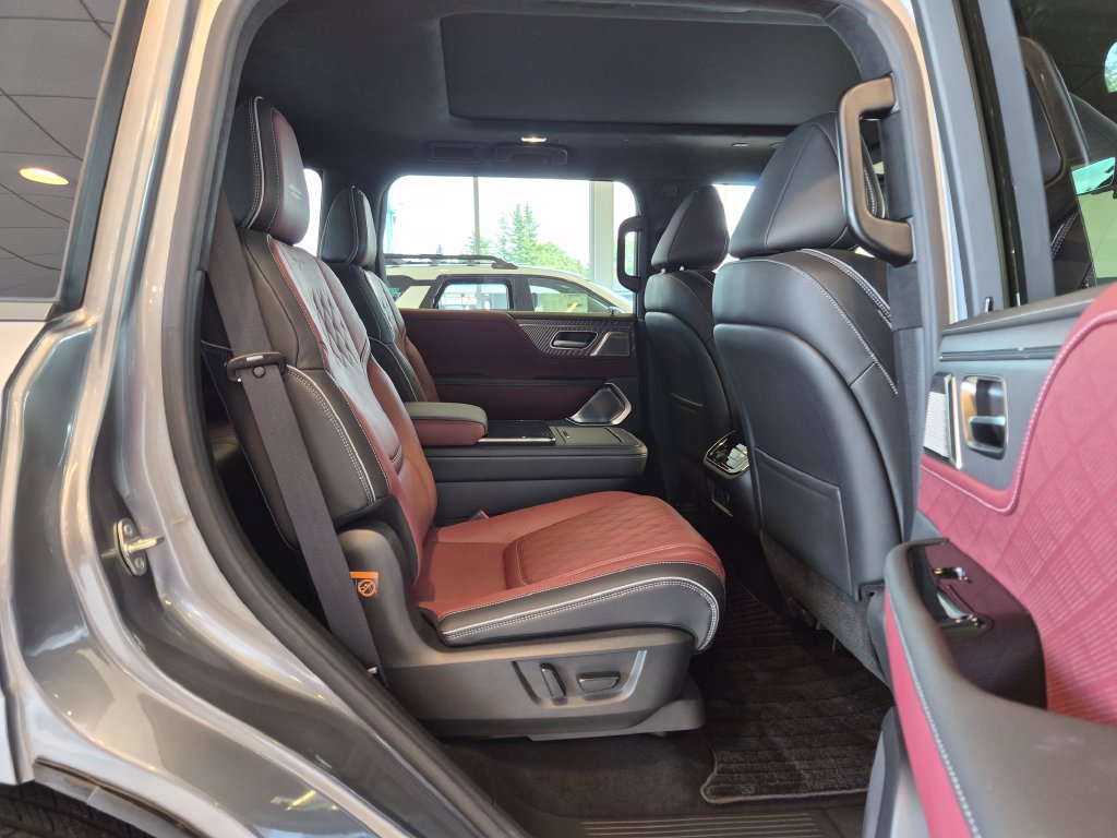 Used 2025 INFINITI QX80 Autograph AWD/4WD image 25