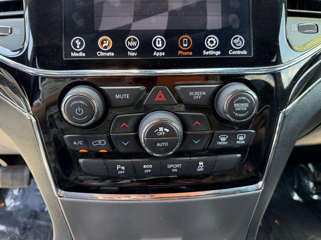 Used 2019 Jeep Grand Cherokee Trailhawk w/ Trailhawk Luxury Group AWD/4WD image 20