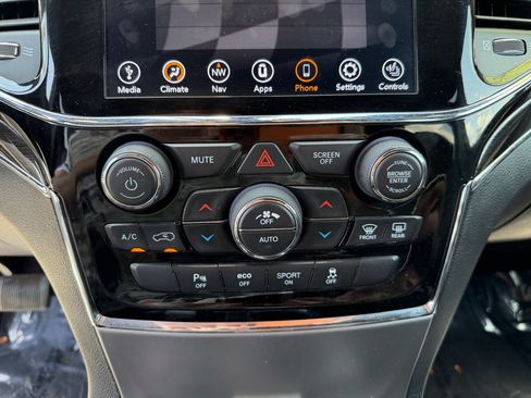 Used 2019 Jeep Grand Cherokee Trailhawk w/ Trailhawk Luxury Group AWD/4WD image 20