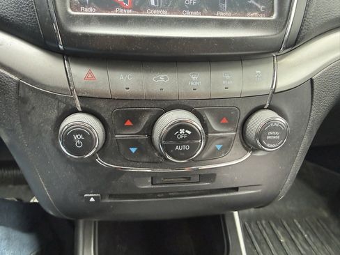 Used 2018 Dodge Journey Crossroad image 9