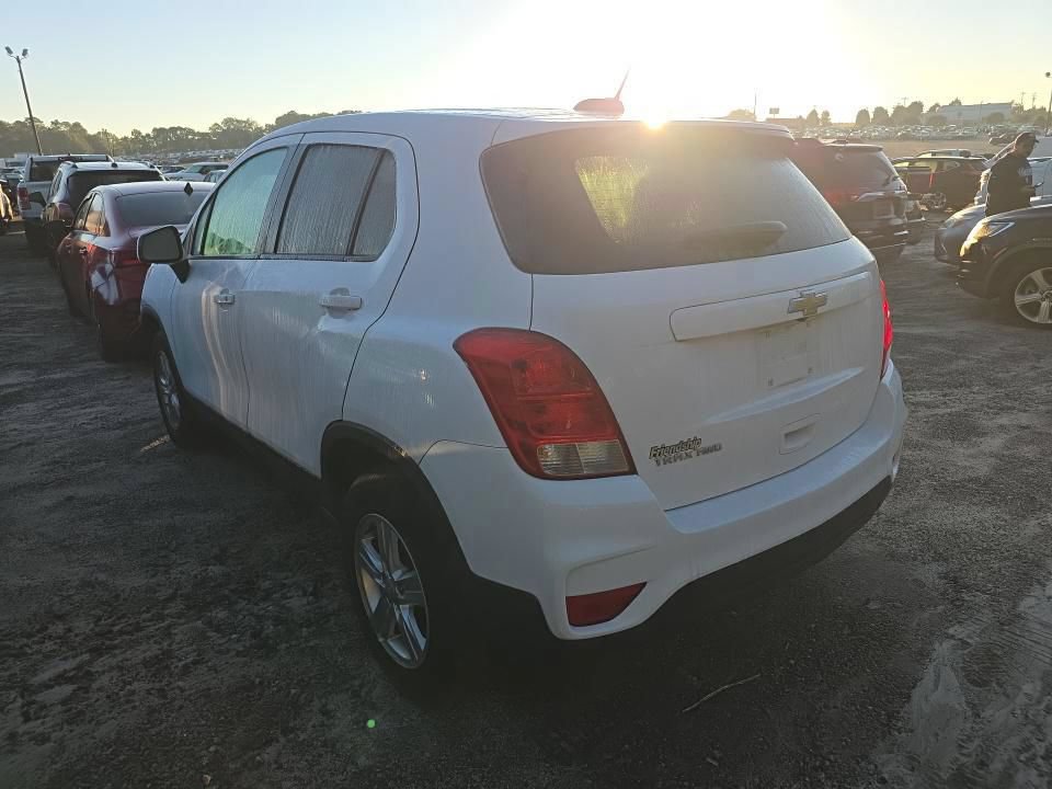 Used 2020 Chevrolet Trax LS w/ Tint and Cruise Package AWD/4WD image 4