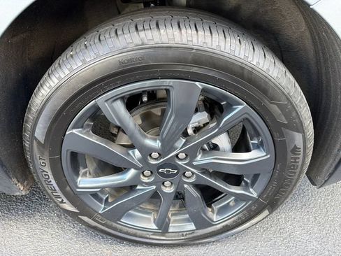 Used 2023 Chevrolet Equinox RS w/ RS Leather Package FWD image 12