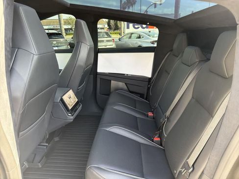 Used 2024 Tesla Cybertruck AWD Crew Cab image 29