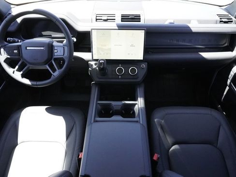 New 2026 Land Rover Defender 110 X-Dynamic SE AWD/4WD image 9