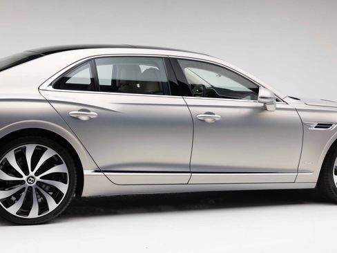 Used 2024 Bentley Flying Spur Azure AWD/4WD image 39