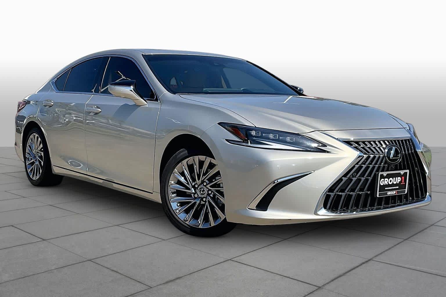 Used 2024 Lexus ES 300h Ultra Luxury w/ Accessory Package (Z2) FWD image 3