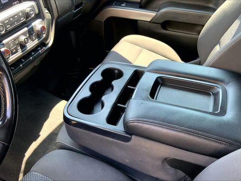 Used 2018 Chevrolet Silverado 1500 LT w/ Texas Edition AWD/4WD image 17