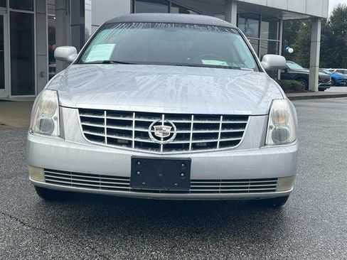 Used 2011 Cadillac DTS Limousine image 2