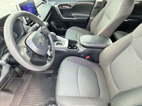 Certified 2023 Toyota RAV4 XLE w/ Convenience Package FWD image 5