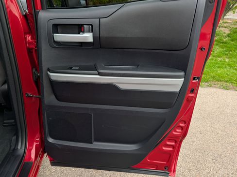 Used 2015 Toyota Tundra SR5 w/ TRD Off Road Package image 31