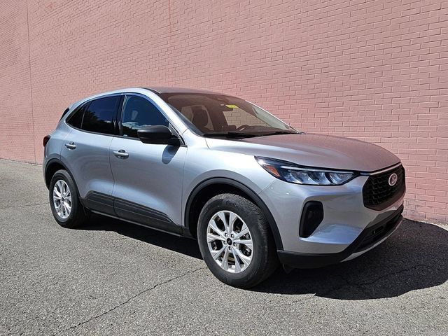Used 2023 Ford Escape Active AWD/4WD image 5