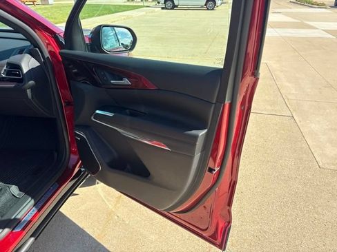 Used 2024 Chevrolet Traverse RS w/ LPO, Floor Liner Package AWD/4WD image 23