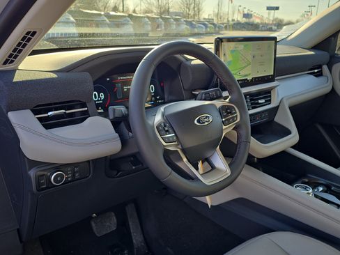 New 2026 Ford Explorer Active w/ Active Comfort Package image 14