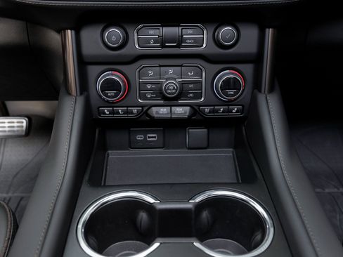 Used 2023 Chevrolet Tahoe High Country w/ Premium Package image 24