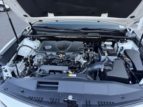 Used 2020 Toyota Camry SE FWD image 20