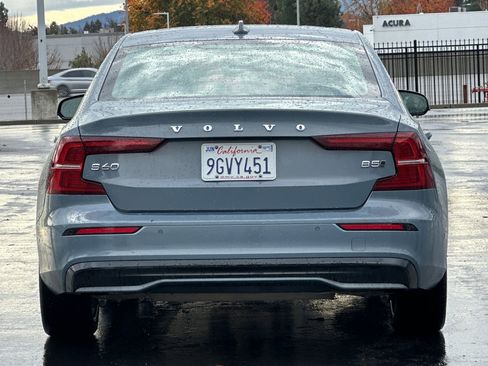 Used 2024 Volvo S60 B5 Plus image 5