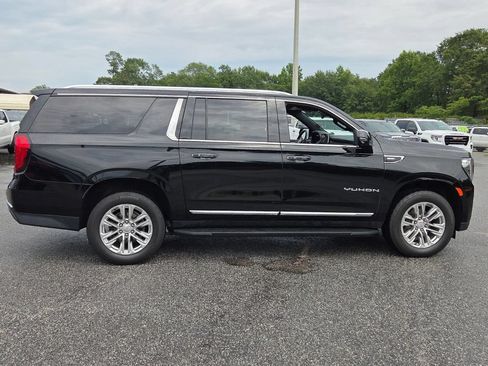 Certified 2022 GMC Yukon XL SLT w/ SLT Premium Package AWD/4WD image 12