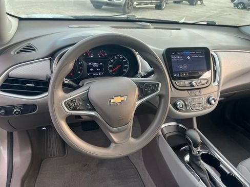 Used 2023 Chevrolet Malibu LT FWD image 17