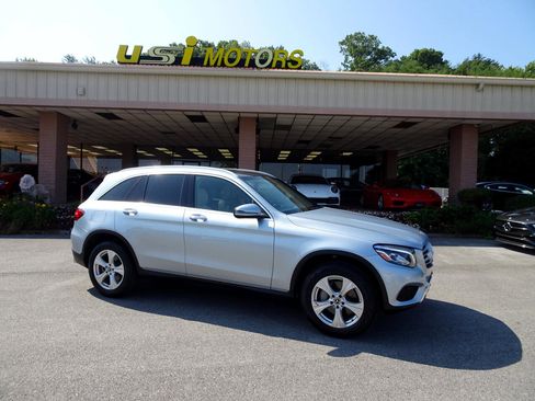 Used 2018 Mercedes-Benz GLC 300 w/ Premium Package image 31