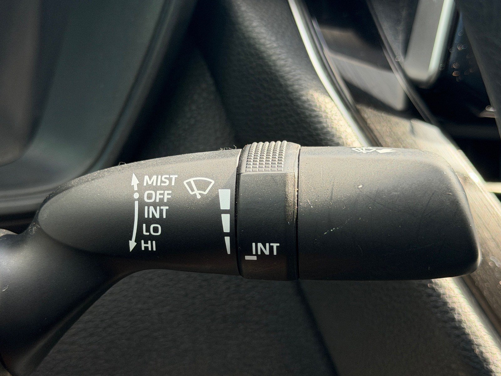 Used 2020 Toyota Corolla LE FWD image 37