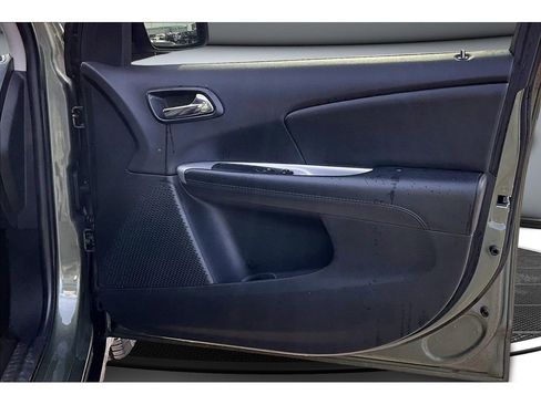 Used 2018 Dodge Journey SXT w/ Safe & Sound Group image 21