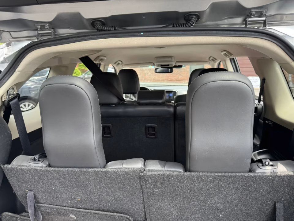 Used 2020 Mitsubishi Outlander SE AWD/4WD image 15