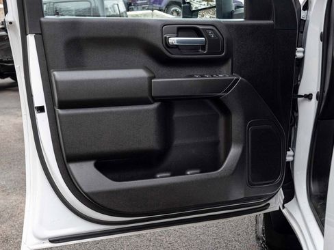 Used 2024 Chevrolet Silverado 2500 Custom w/ Custom Value Package image 11