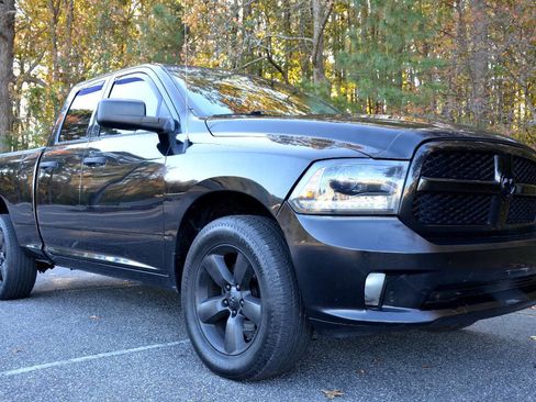 Used 2015 RAM 1500 Express w/ Black Ram 1500 Express Group image 5