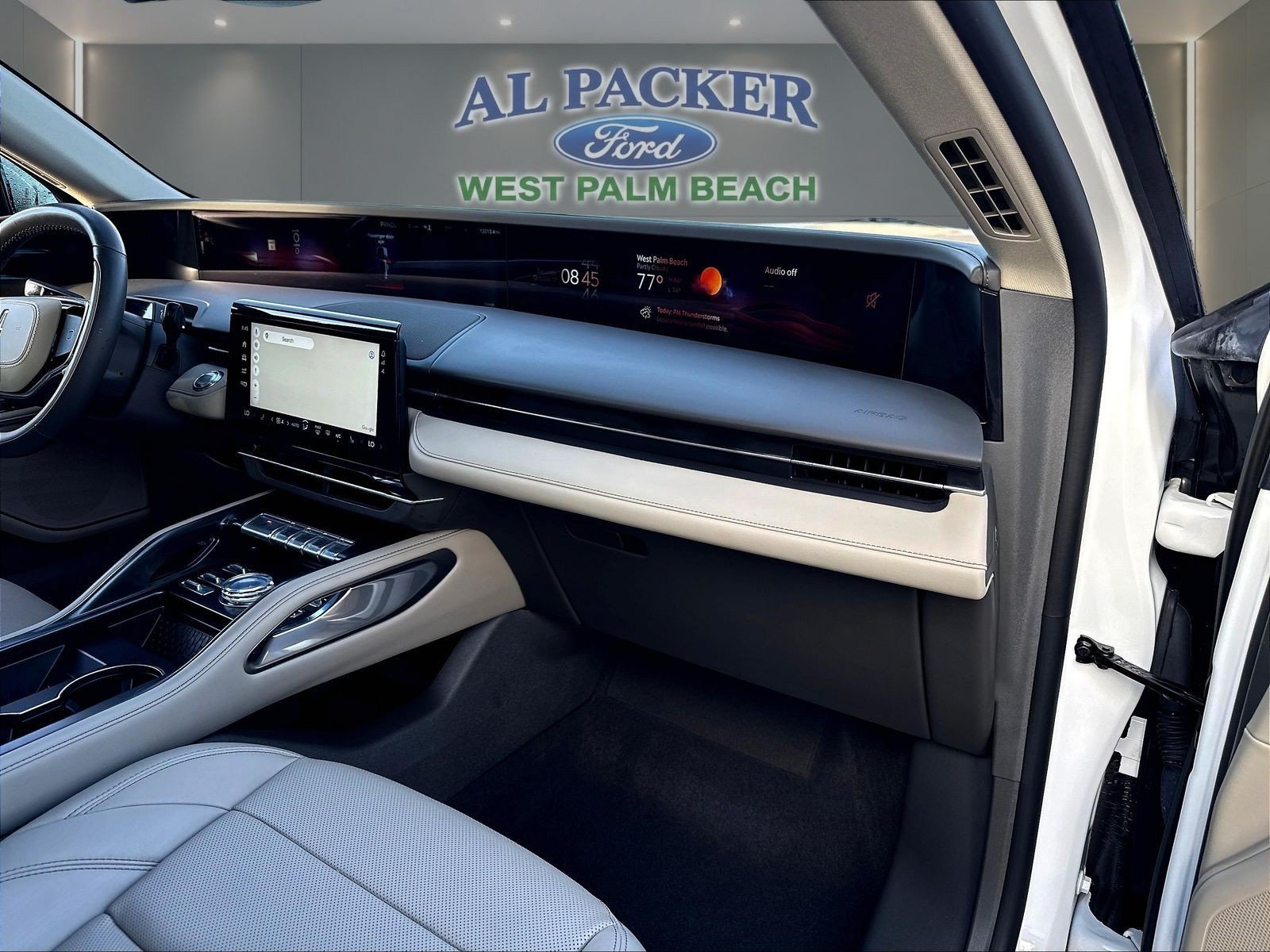 Used 2024 Lincoln Nautilus Premier AWD/4WD image 27