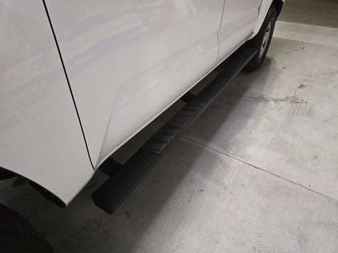 Used 2018 Toyota Tacoma SR image 11