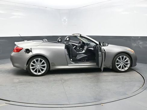 Used 2009 INFINITI G37 Convertible w/ Premium Pkg RWD image 42
