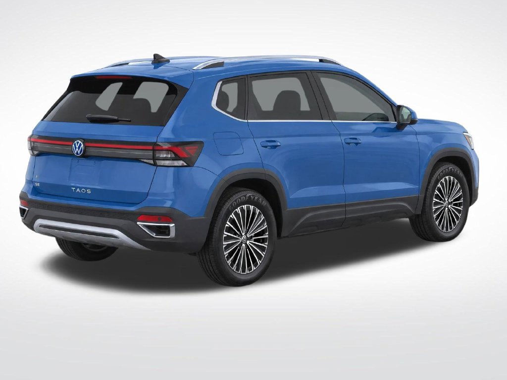 Used 2026 Volkswagen Taos SE FWD image 3