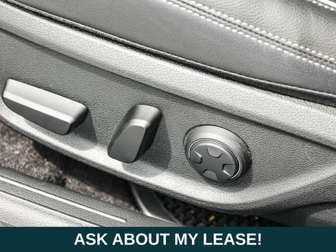 Used 2026 Genesis G70 2.5T Prestige RWD image 24