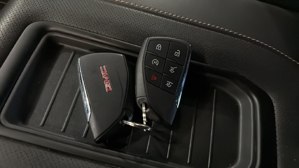 Used 2024 GMC Yukon AT4 w/ AT4 Premium Package AWD/4WD image 37