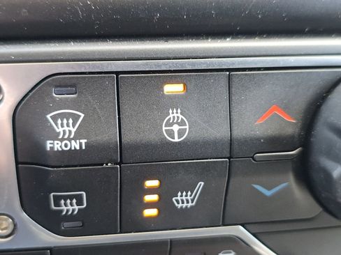 Used 2021 Jeep Wrangler Unlimited Sahara w/ Uconnect 4C Nav & Sound Group AWD/4WD image 22