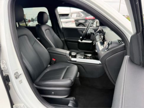 Used 2023 Mercedes-Benz GLB 250 4MATIC image 21