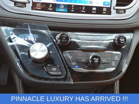 New 2026 Chrysler Pacifica Pinnacle AWD/4WD image 20