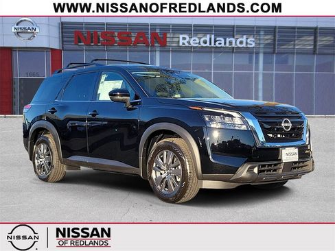 New 2025 Nissan Pathfinder SV image 1