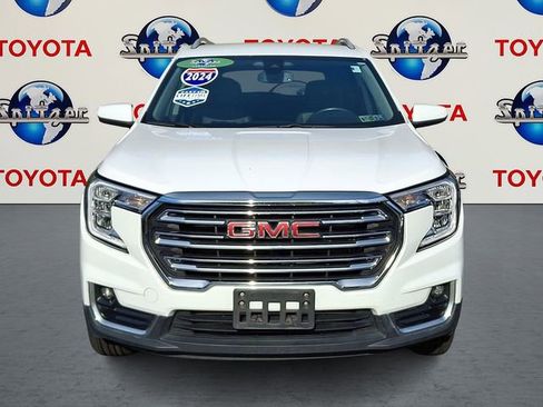Used 2024 GMC Terrain SLT image 2