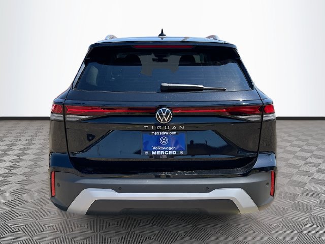 New 2025 Volkswagen Tiguan S FWD image 6