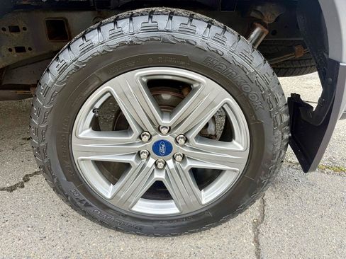 Used 2018 Ford F150 XLT w/ Equipment Group 302A Luxury AWD/4WD image 10