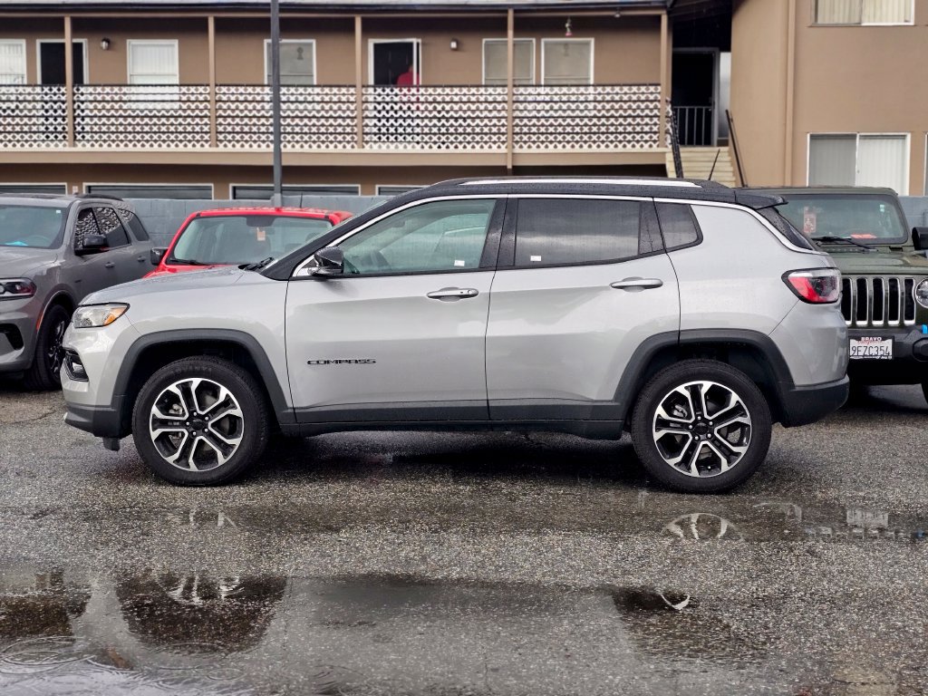Certified 2022 Jeep Compass Limited AWD/4WD image 5