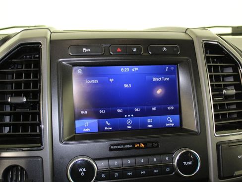 Used 2021 Ford Expedition XLT image 26