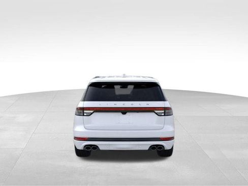 New 2026 Lincoln Aviator AWD w/ Jet Appearance Package image 34