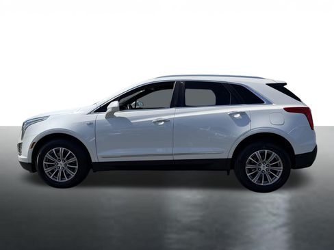 Used 2017 Cadillac XT5 Luxury w/ Driver Awareness Package FWD image 5