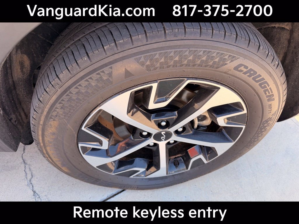 Certified 2025 Kia Sportage EX AWD/4WD image 9