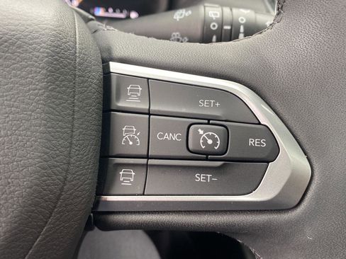 Certified 2025 Jeep Compass Limited w/ High Altitude Package image 15